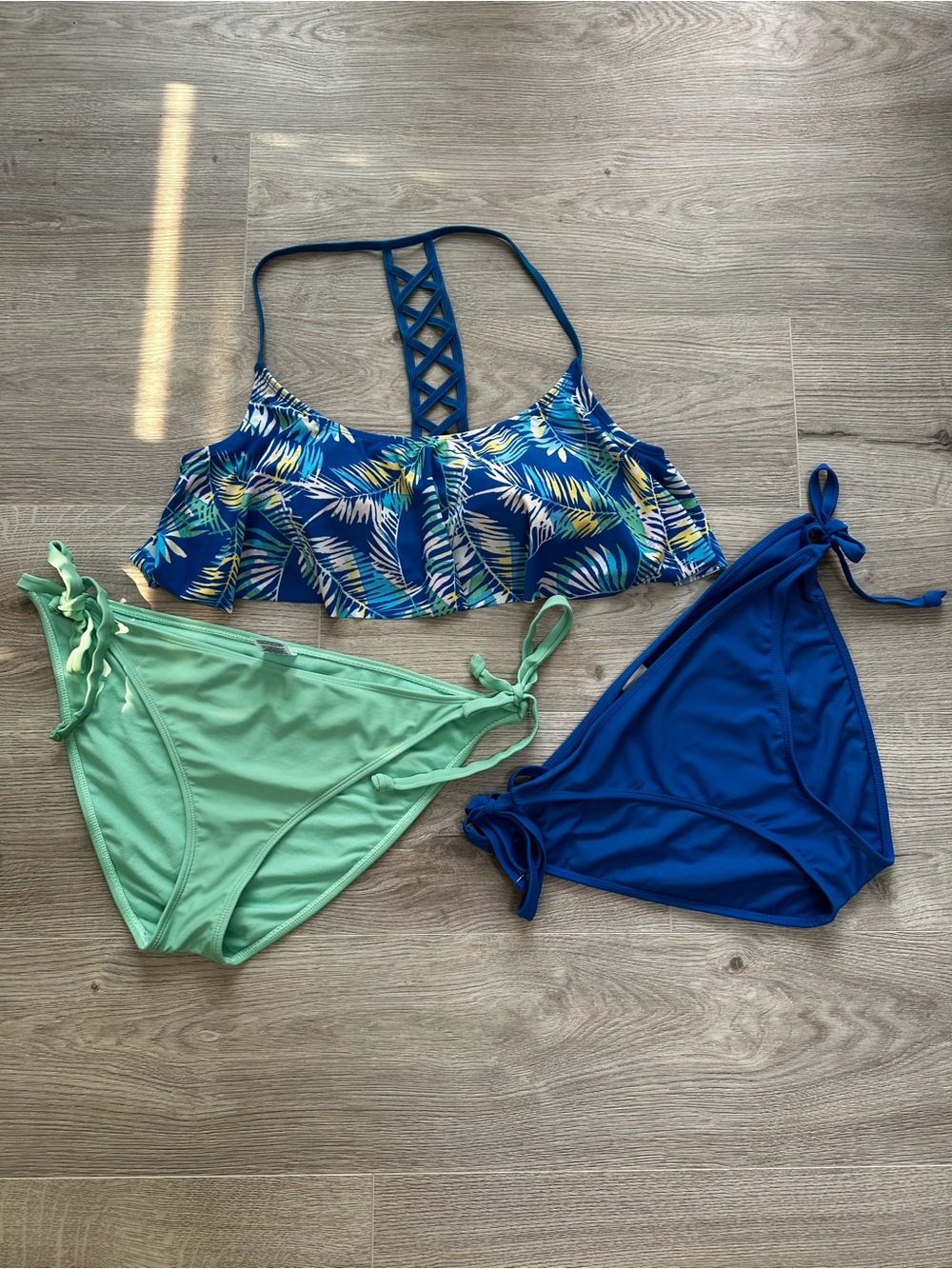 Joe Boxer 3 Pieces Ruffle Bikini Top & Two Tie-Side Bottoms Set XXL Mint Blue